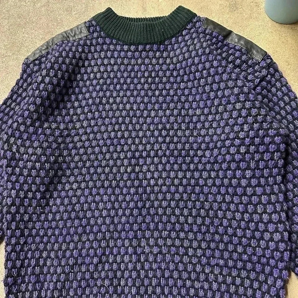 Vintage Street Scenes Purple Textured Sweater Medium - Picture 5 of 5
